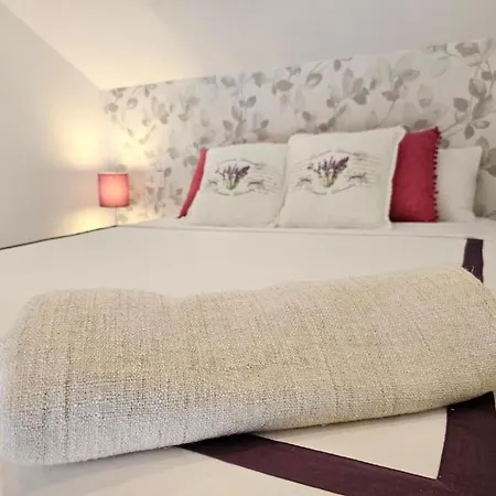 Loft Sweet * لوس كريستيانوس